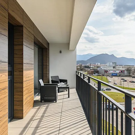 Hubix Coresi Apartamento *