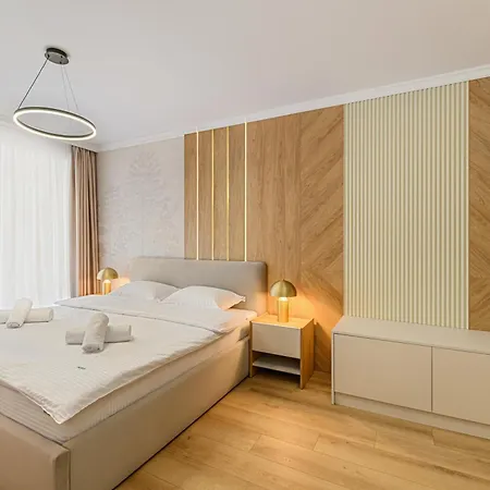 Hubix Coresi Apartamento