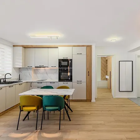 Hubix Coresi Apartamento