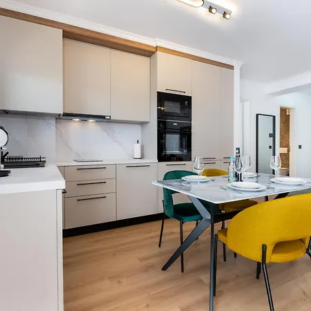 Apartamento Hubix Coresi Braşov