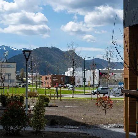 Hubix Coresi Apartamento